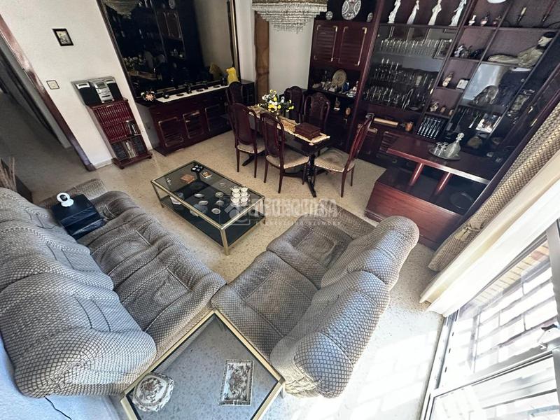 Foto 55eb123f-f8aa-4ceb-842e-bf1aead6bd52. Piso  en venta en Cruz Roja Sevilla