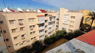 Pis a Cruz Roja. Piso en venta en sevilla