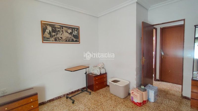 Foto c5755c7d-0d31-4475-9faa-c08d6e1dd5fc. Pis a Cruz Roja Sevilla