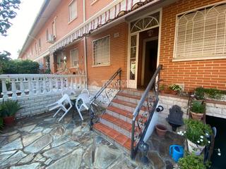 Casa aparellada a Rinconada. Casa en venta en alcalá de henares