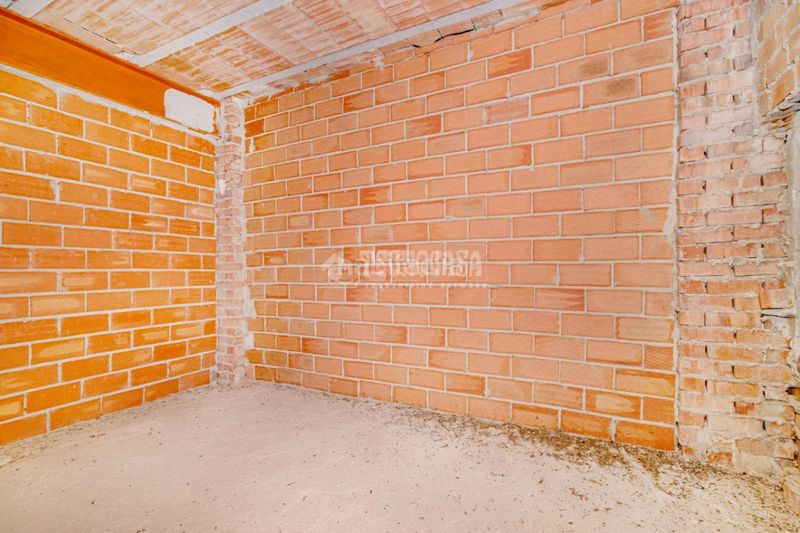 Foto 9f09fdb4-2a52-4ef1-98ba-79f2653ddfa1. Casa a Moriles