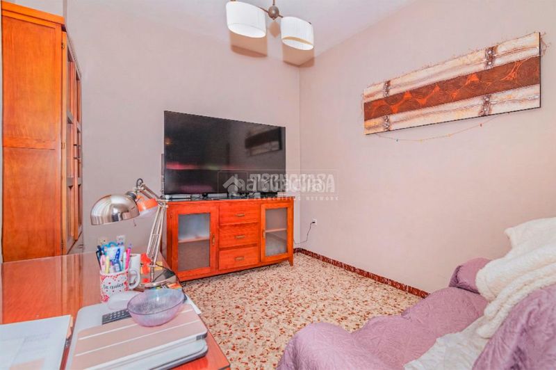 Foto 0e1fba62-c56c-4cbb-a182-47f44bb93831. Piso  en venta en Poleares Lucena