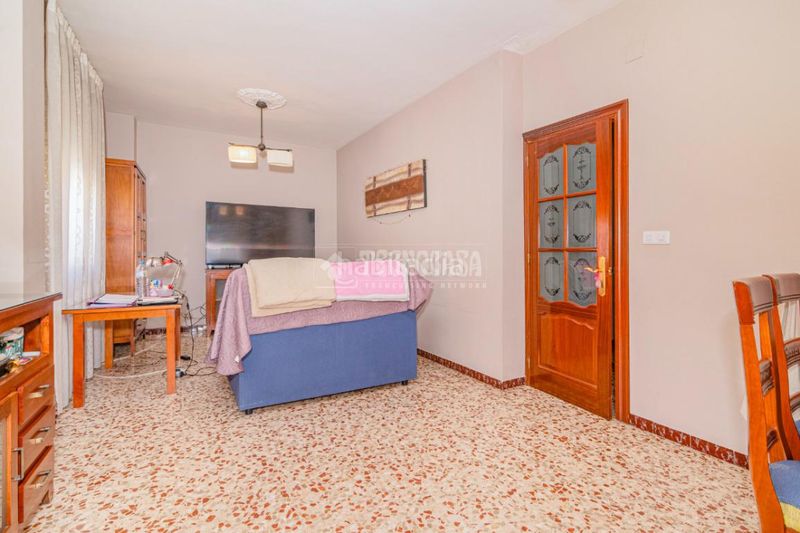 Foto 8a04d1f3-9a92-44e3-ac15-b59fd446588b. Piso  en venta en Poleares Lucena