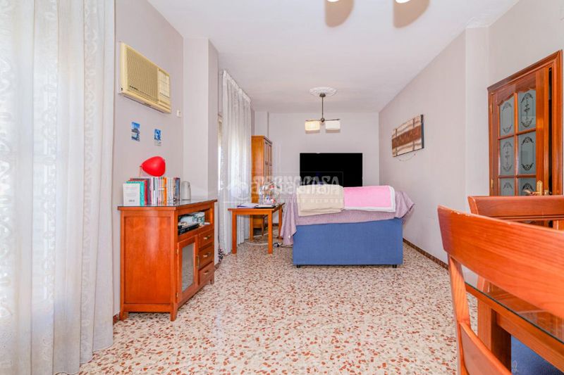 Foto a8987c1a-f77b-4355-ab65-34de95be70ee. Piso  en venta en Poleares Lucena