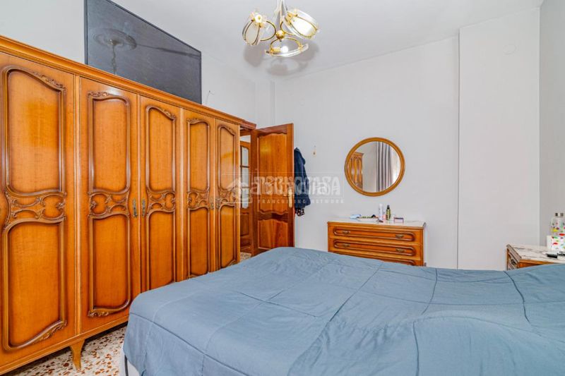 Foto aef1a20d-9428-42f2-8e9e-e610c6e46f65. Piso  en venta en Poleares Lucena