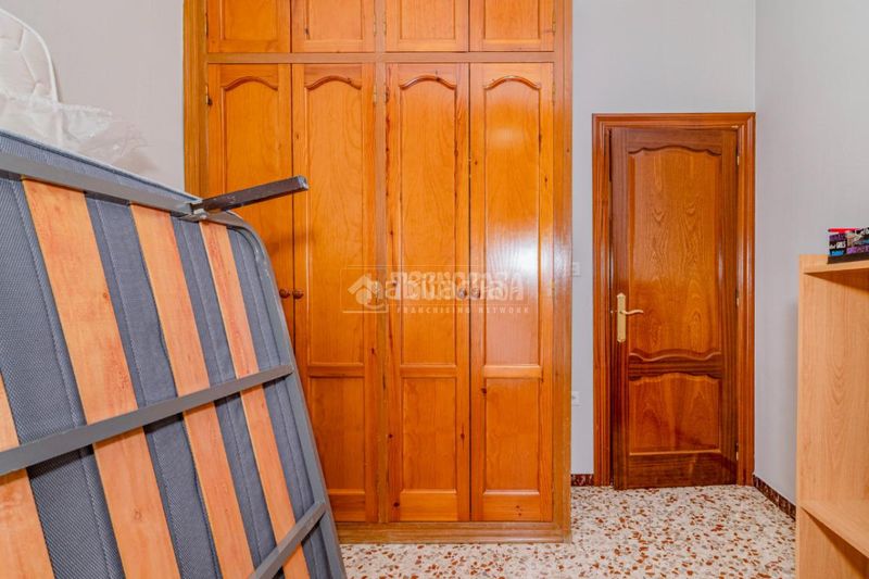 Foto b21a23c0-0f15-4190-bab7-5acd054b4d8a. Piso  en venta en Poleares Lucena
