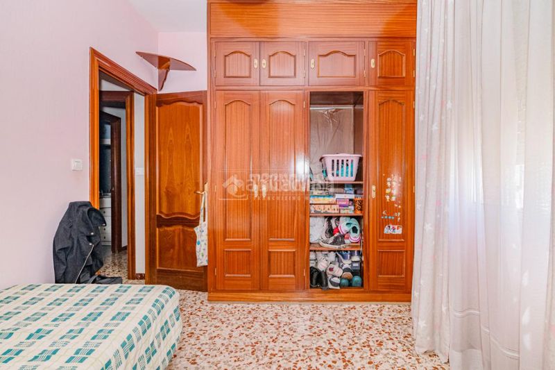 Foto d28ab2ac-f13a-48b9-97e8-2d6703a306c8. Piso  en venta en Poleares Lucena