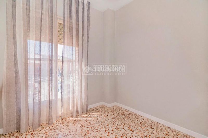 Foto e5e88e28-799d-45d6-80ad-c6ef970f392e. Piso  en venta en Poleares Lucena