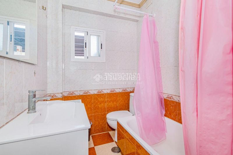 Foto a2694d68-173b-40d0-8818-32274a922edd. Pis amb calefacció a El Valle Lucena