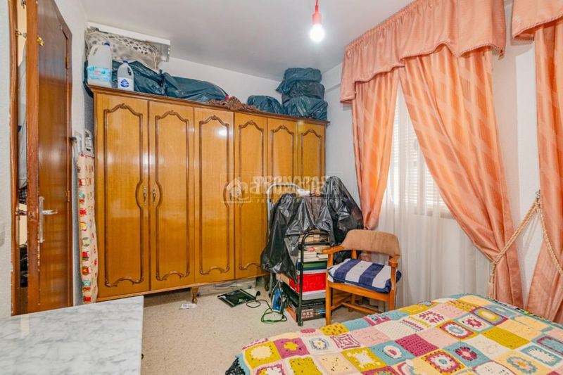 Foto 9f8cca92-e311-4ee6-861e-e9c803d82475. Casa aparellada amb aparcament a El Carmen - La Barrera Lucena