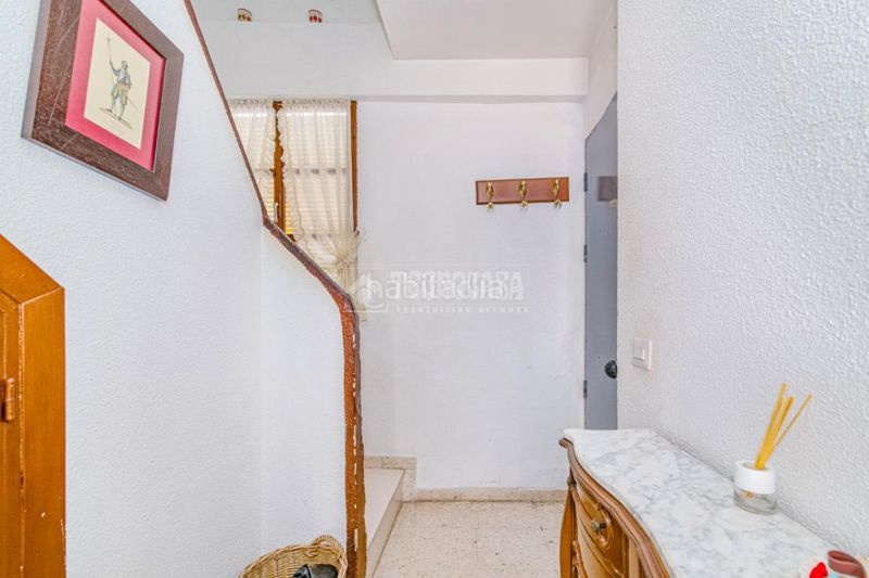 Foto aac17a7b-a4a0-41df-9b09-7bfeb15633e7. Casa aparellada amb aparcament a El Carmen - La Barrera Lucena