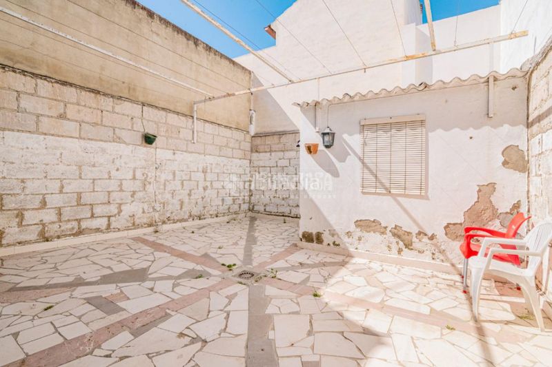 Foto d58e8b4b-bac5-4b06-8741-c1b426d4ee0d. Casa aparellada amb aparcament a El Carmen - La Barrera Lucena