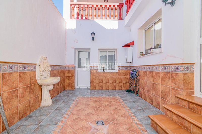 Foto 28975f04-8987-4689-a74e-f6e9b10ac054. Casa a El Carmen - La Barrera Lucena