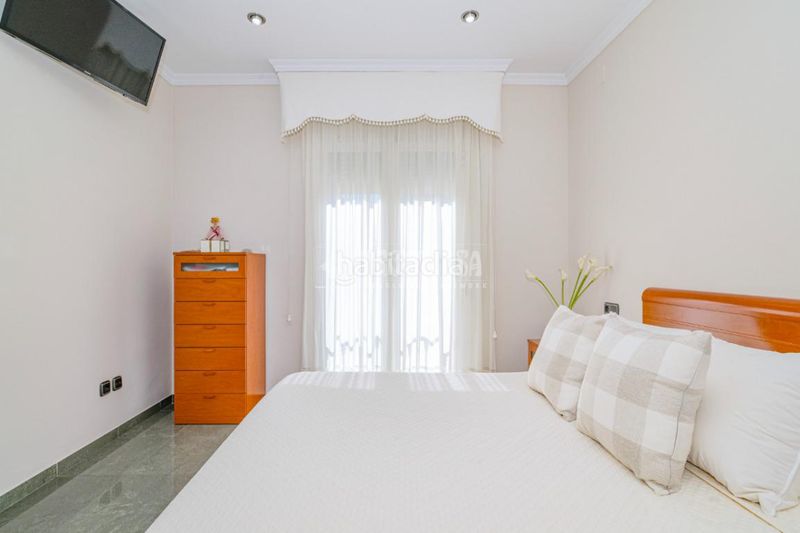 Foto f966c7ff-6cef-45c9-8496-e3496b69f5a0. Casa a El Carmen - La Barrera Lucena