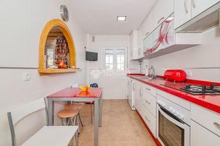 Pis a Poleares. Piso en venta en lucena