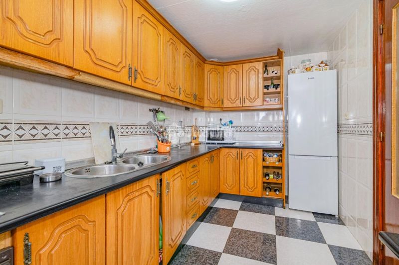 Foto a0e13d81-450b-4ba6-b02e-3d69ee63c932. Piso  en venta en Moriles