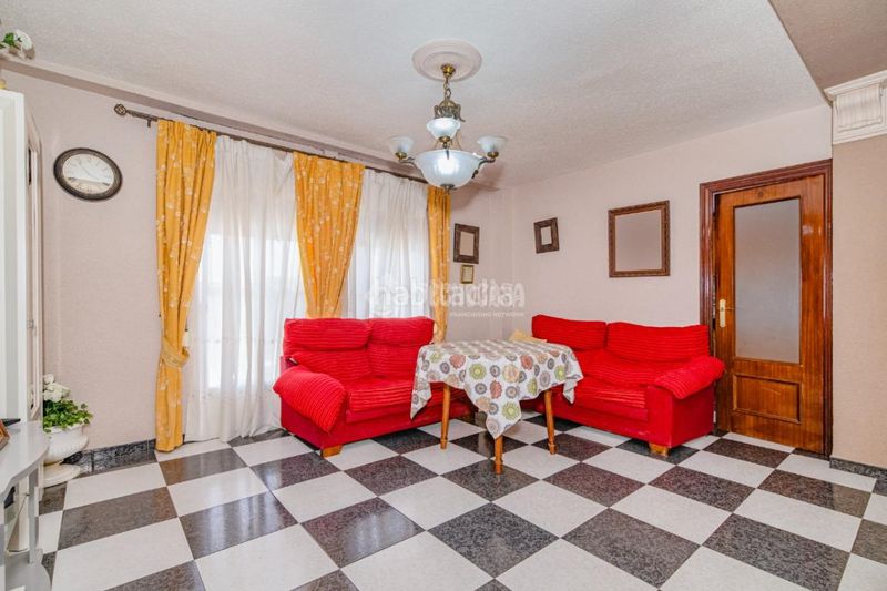 Foto e12eac1a-d740-4edb-bc7b-bc9196e55b53. Piso  en venta en Moriles