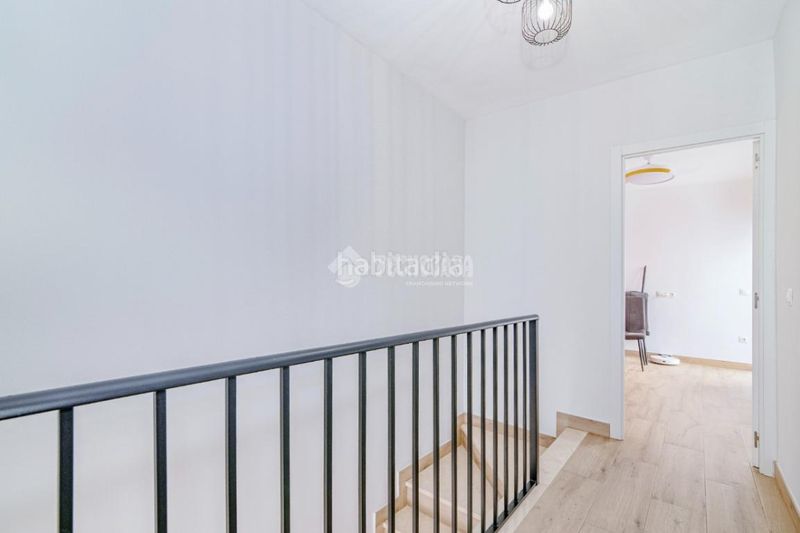 Foto 1a2cb102-ba49-4e96-8445-653e8b2f58a2. Casa aparellada amb calefacció a jardín Lucena Lucena