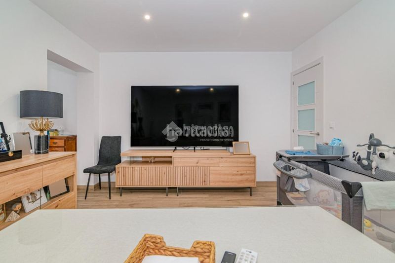 Foto cbe8d6ca-728e-43b0-9207-19c319800802. Casa aparellada amb calefacció a jardín Lucena Lucena