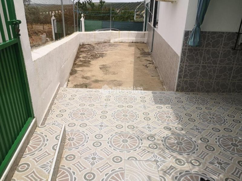 Foto f84b5f62-232c-496a-a1c7-a3a1563c0400. Masia amb aparcament a Hoya del Molino Lucena