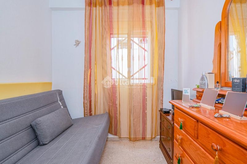 Foto ac42cf35-dfa8-4989-b1ee-f13d4aa6c861. Casa aparellada amb aparcament a El Carmen - La Barrera Lucena