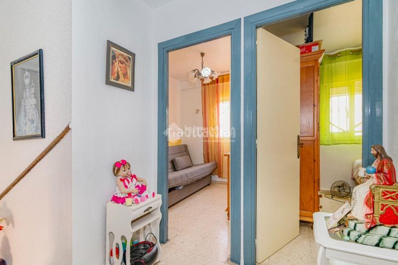 Foto d5ba2818-eac7-41ca-86e0-ca0506707973. Casa aparellada amb aparcament a El Carmen - La Barrera Lucena