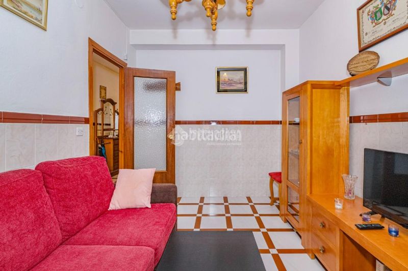 Foto 0cc81eea-e3ab-43bb-8fa7-ab405da9c93b. Casa aparellada a Las Tinajerías - Juderías Lucena