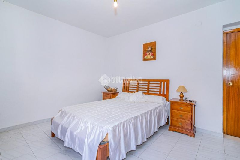 Foto 4667f688-8864-42d8-90f5-3ef18e3fcab4. Casa aparellada a Las Tinajerías - Juderías Lucena
