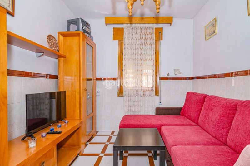 Foto 6ad8fdaf-f705-4fa0-9634-1e2a41007a9c. Casa aparellada a Las Tinajerías - Juderías Lucena