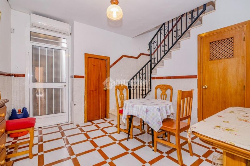 Foto 80a06182-5926-4ad4-926b-0363f95657e2. Casa aparellada a Las Tinajerías - Juderías Lucena