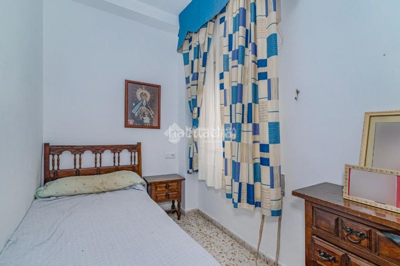 Foto b7bbce08-59f4-4b6e-9757-5333c62be496. Pis a Centro Lucena