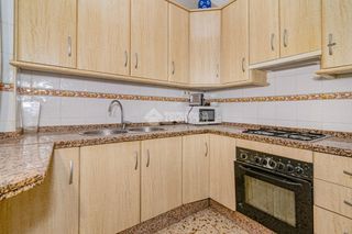 Pis a Centro. Piso en venta en lucena