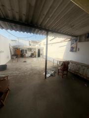 Casa a El Carmen - La Barrera. Casa en venta en lucena
