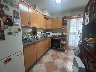 Casa a Hoya del Molino. Casa en venta en lucena