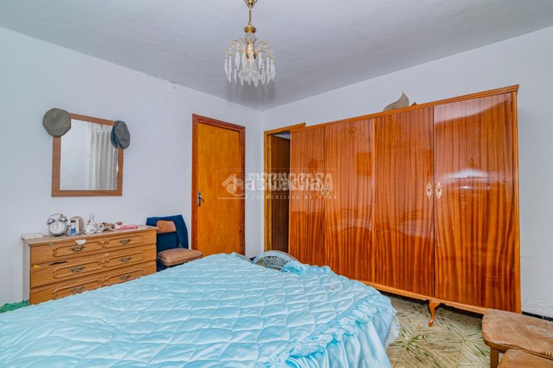 Foto cce9f275-bbff-4e39-bbbf-fa7d1f5d6f80. Casa amb aparcament a Rute