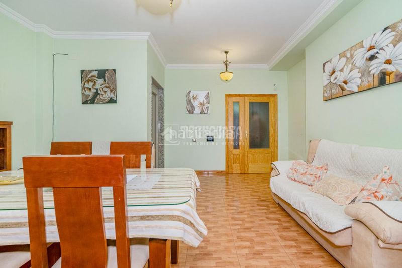 Foto 8252cee0-f13d-422a-a54e-5f49d035b2ea. Casa aparellada amb calefacció a Rute