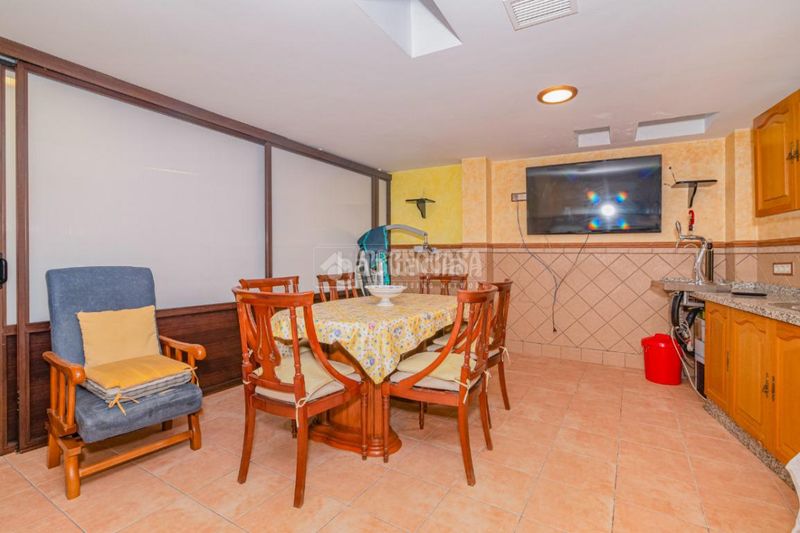 Foto 8ae05609-9196-4053-b6fb-406c4bd3ee93. Casa aparellada amb calefacció a Rute