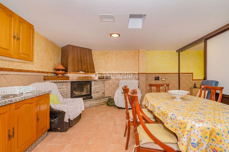 Foto cc2b1ec4-1a45-44c6-9ad9-171050156380. Casa aparellada amb calefacció a Rute