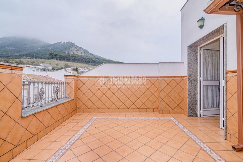 Foto e7418b35-372f-4e97-8ec0-4b11b95a63fc. Casa aparellada amb calefacció a Rute
