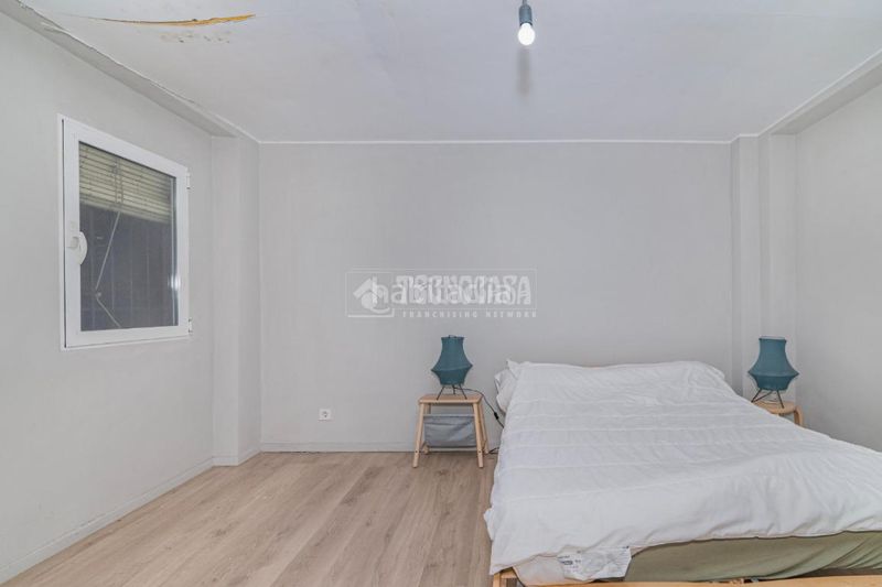 Foto 1ec8037b-d036-43ca-ba52-58e76789f8d2. Casa aparellada a Centro Lucena