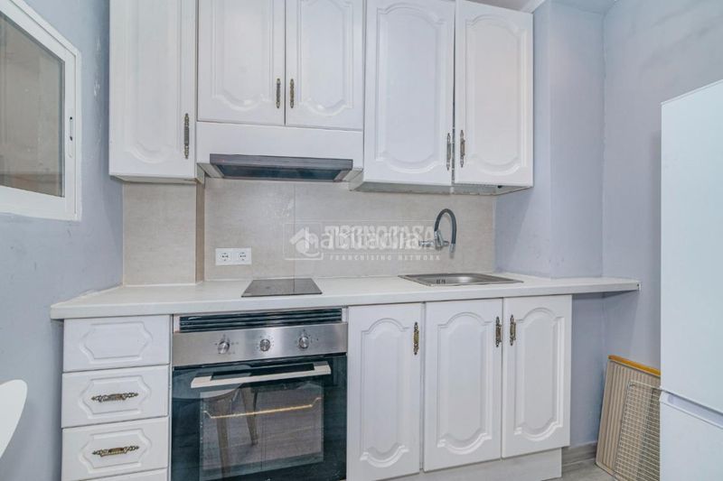 Foto b5d1e29e-d4b3-460e-842d-62705d8eedbe. Casa aparellada a Centro Lucena