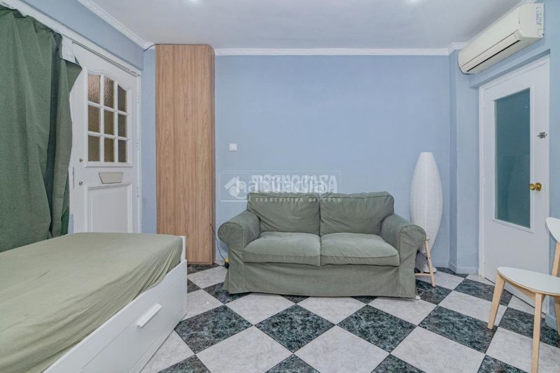 Foto d65c8efb-0d5b-406c-a3b4-495185ee422d. Casa aparellada a Centro Lucena