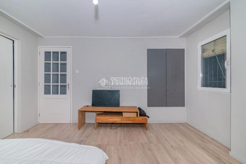 Foto d7c61459-b367-4e01-a604-a5d506e3e5ad. Casa aparellada a Centro Lucena