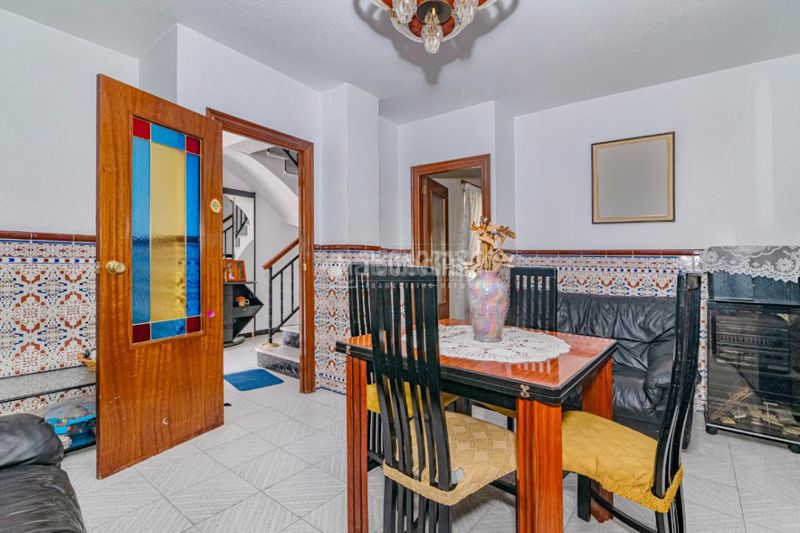 Foto 2db884ef-36a6-42cc-b6c0-4534be9e08e6. Casa aparellada amb aparcament a Rute