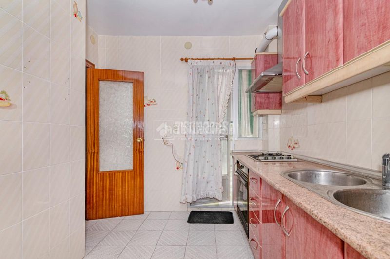 Foto 86f725c8-7d67-4dd6-bd6d-24f06d19756e. Casa aparellada amb aparcament a Rute