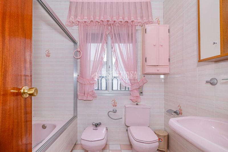 Foto b16563c8-2cd5-4e81-a8e4-a29c2281f3d3. Casa aparellada amb aparcament a Rute