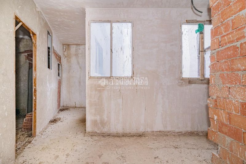 Foto 0feabc13-1042-4230-af20-1f2fa4e7ad5b. Casa aparellada a Centro Lucena