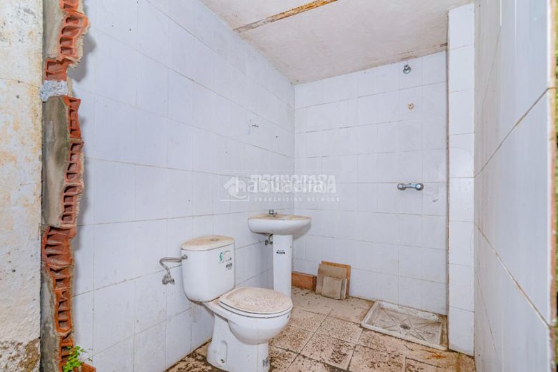 Foto 48507d7a-1cb2-4d0b-a654-a3b8ab73e4fd. Casa aparellada a Centro Lucena