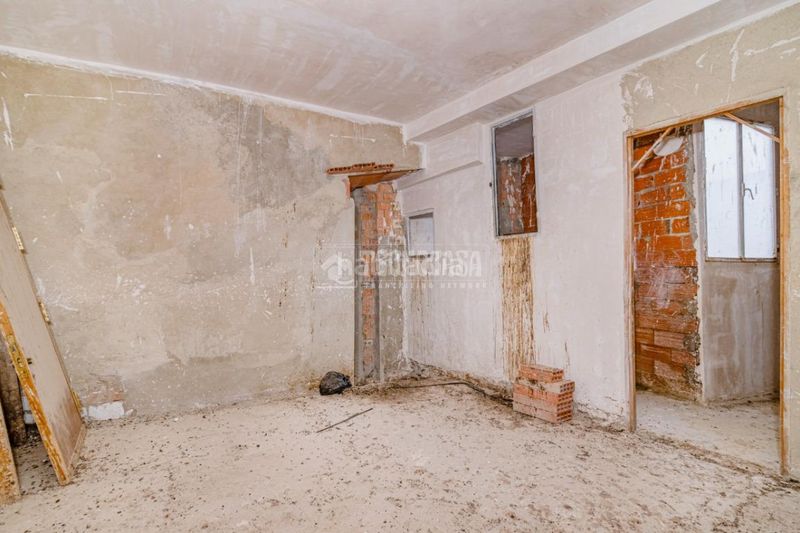 Foto 7d28e40f-abdd-4f6a-ae00-e70ed9bdad56. Casa aparellada a Centro Lucena