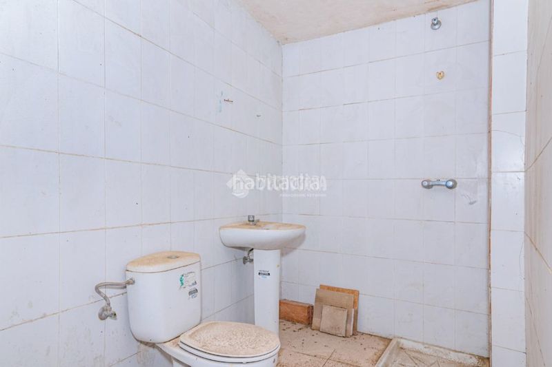 Foto 83236650-9445-4186-9dfe-46267cc9e79e. Casa aparellada a Centro Lucena